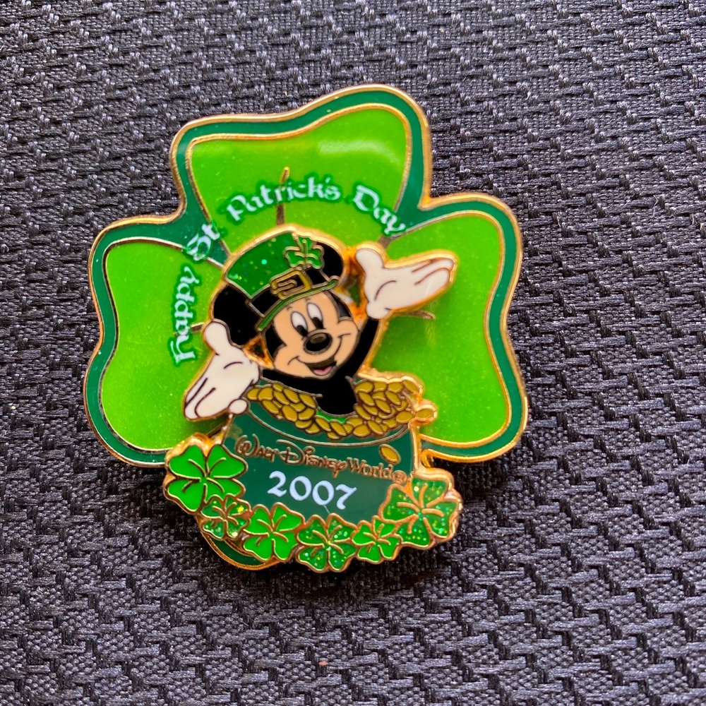 Limited Edition St. Patrick’s Disney World pin